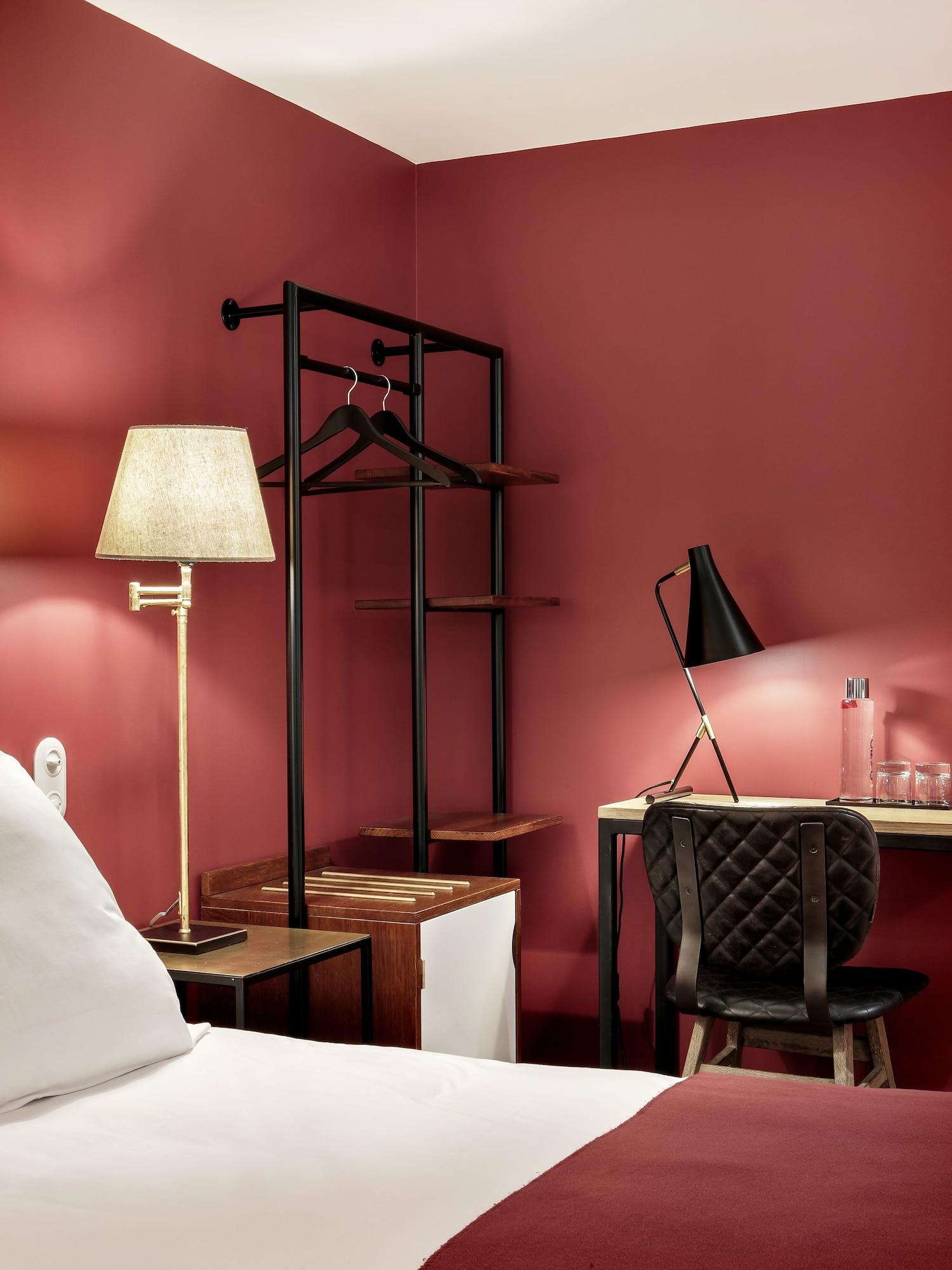Newhotel Le Voltaire Parigi Esterno foto