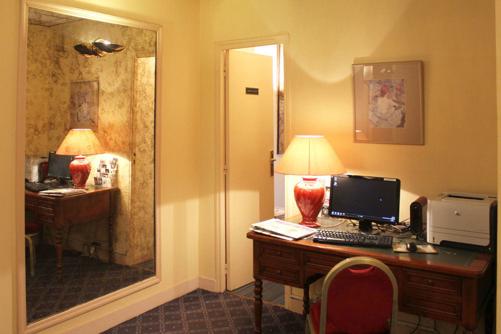 Newhotel Le Voltaire Parigi Esterno foto