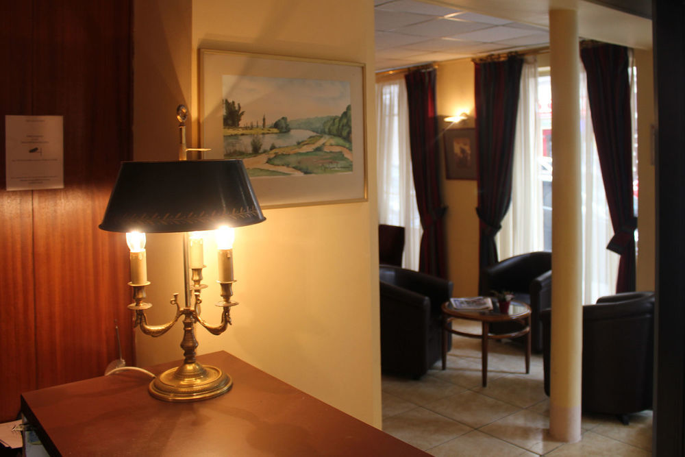 Newhotel Le Voltaire Parigi Esterno foto
