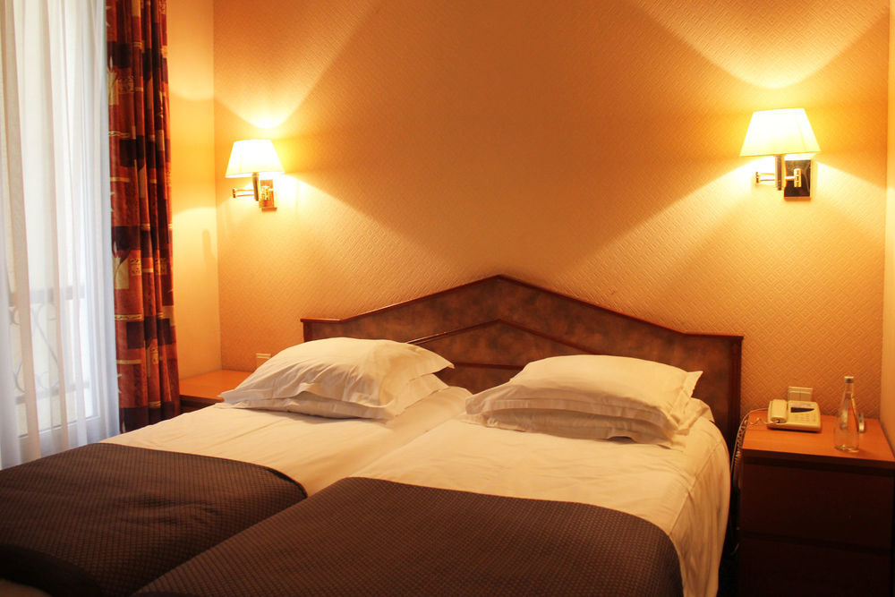 Newhotel Le Voltaire Parigi Esterno foto