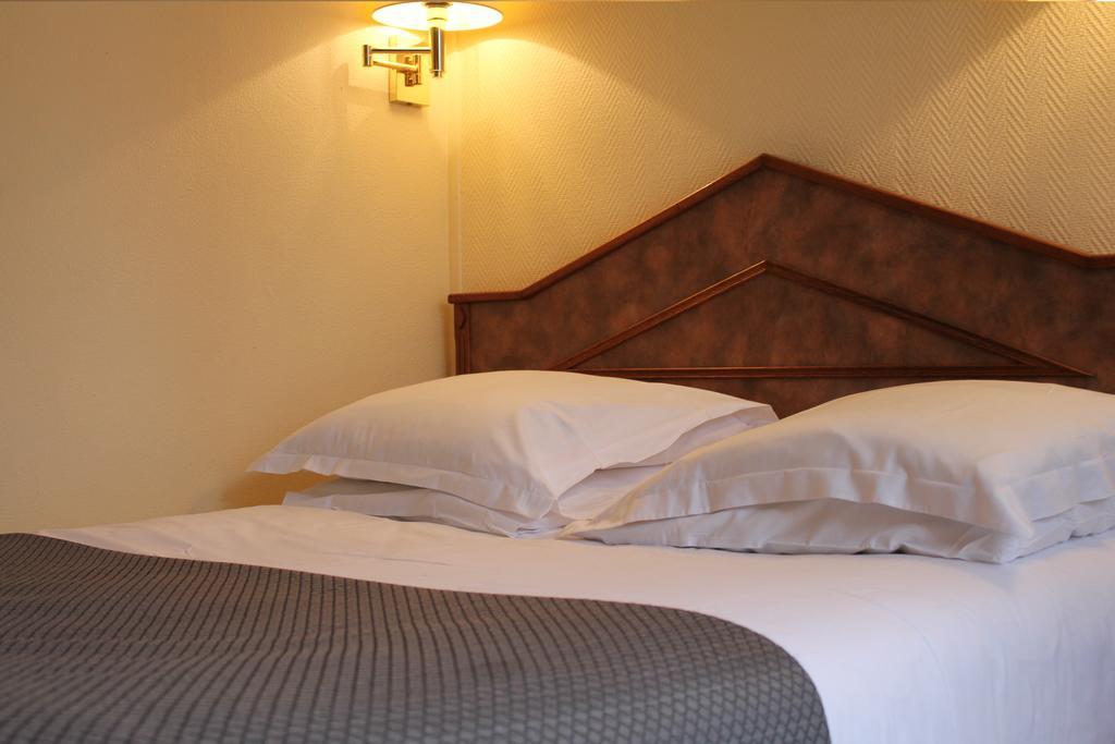 Newhotel Le Voltaire Parigi Esterno foto