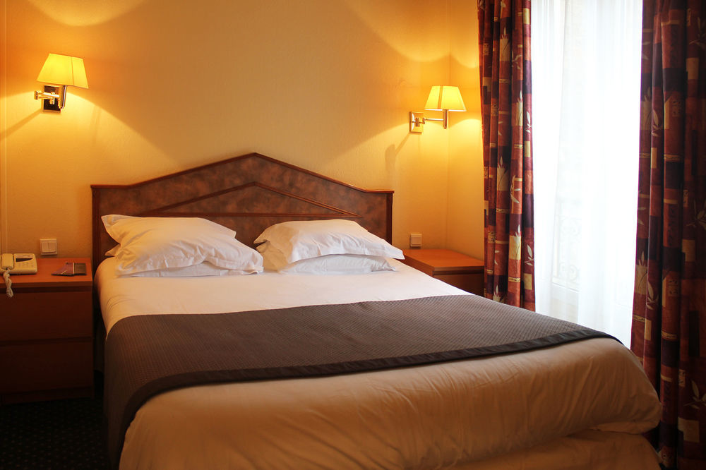 Newhotel Le Voltaire Parigi Esterno foto