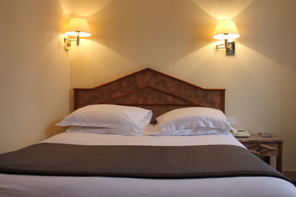 Newhotel Le Voltaire Parigi Esterno foto