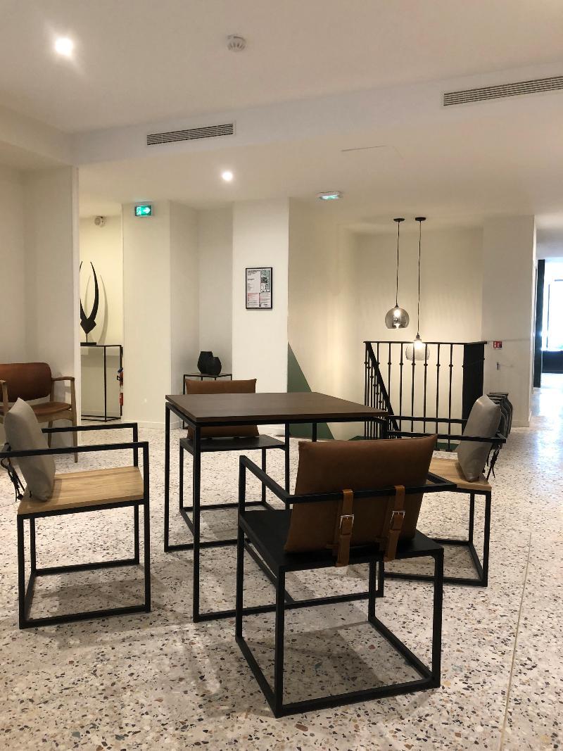 Newhotel Le Voltaire Parigi Esterno foto